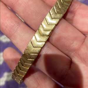 Gold arrow beaded bracelet